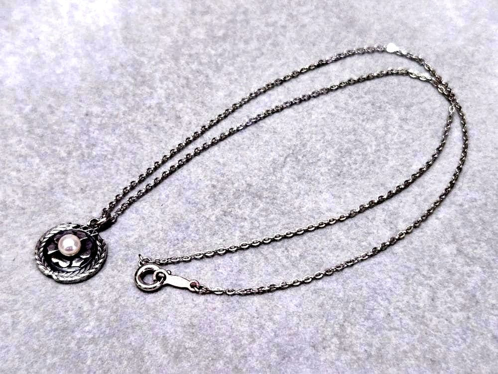 MIKIMOTO Pearl SILVER Necklace C2224 with 40cm length displayed on a white background