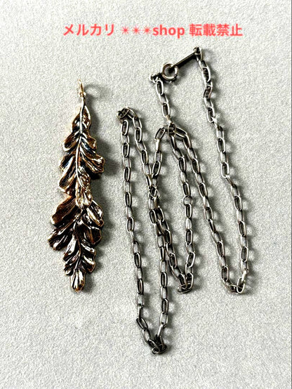 Kuro Feather Motif Silver Necklace with faded finish, total length 45 cm