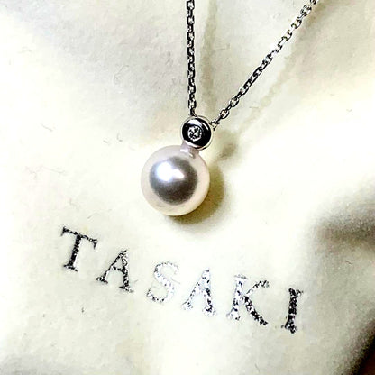 Tasaki pearl pendant necklace in K18 white gold with 7.1 mm pearl and diamond stones on a 42.5 cm chain