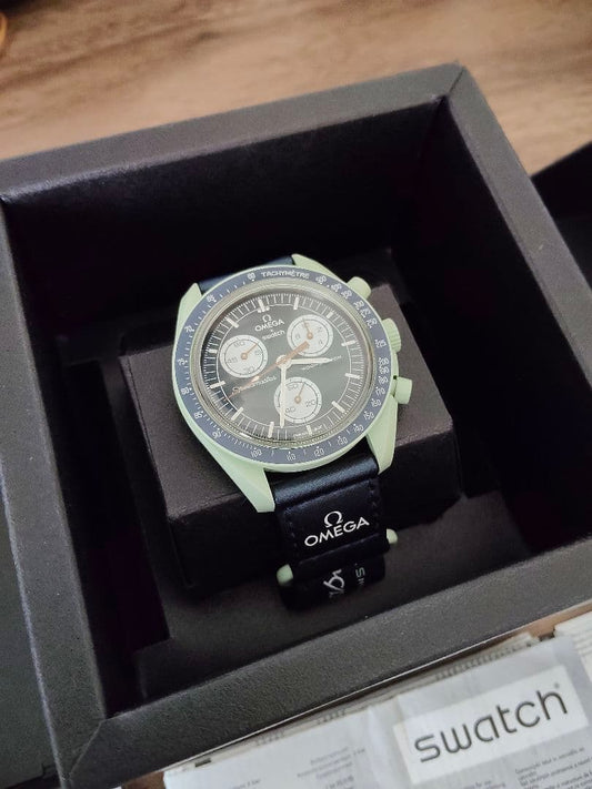 swatch MoonSwatch Earth Quartz Men's — Japanese