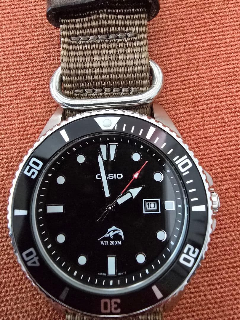 CASIO Model: ビル・ゲイツ着用CASIO Quartz Men's Watch — Japanese