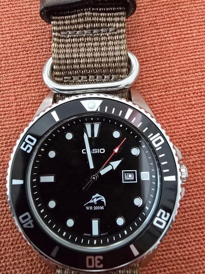 CASIO Model: ビル・ゲイツ着用CASIO Quartz Men's Watch — Japanese