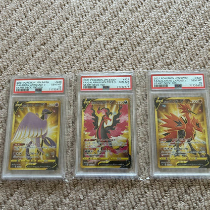 PSA 10 Pokemon Moltres UR — Japanese