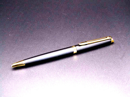 Waterman Metropolitan Essential Matte Black GT ballpoint pen with smooth black lacquer and gold plate trim