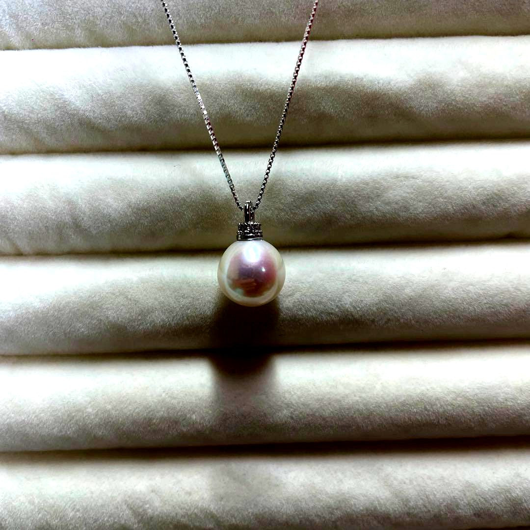 Akoya pearl necklace featuring large 10mm pearls with silver S925 metal parts, 45cm length