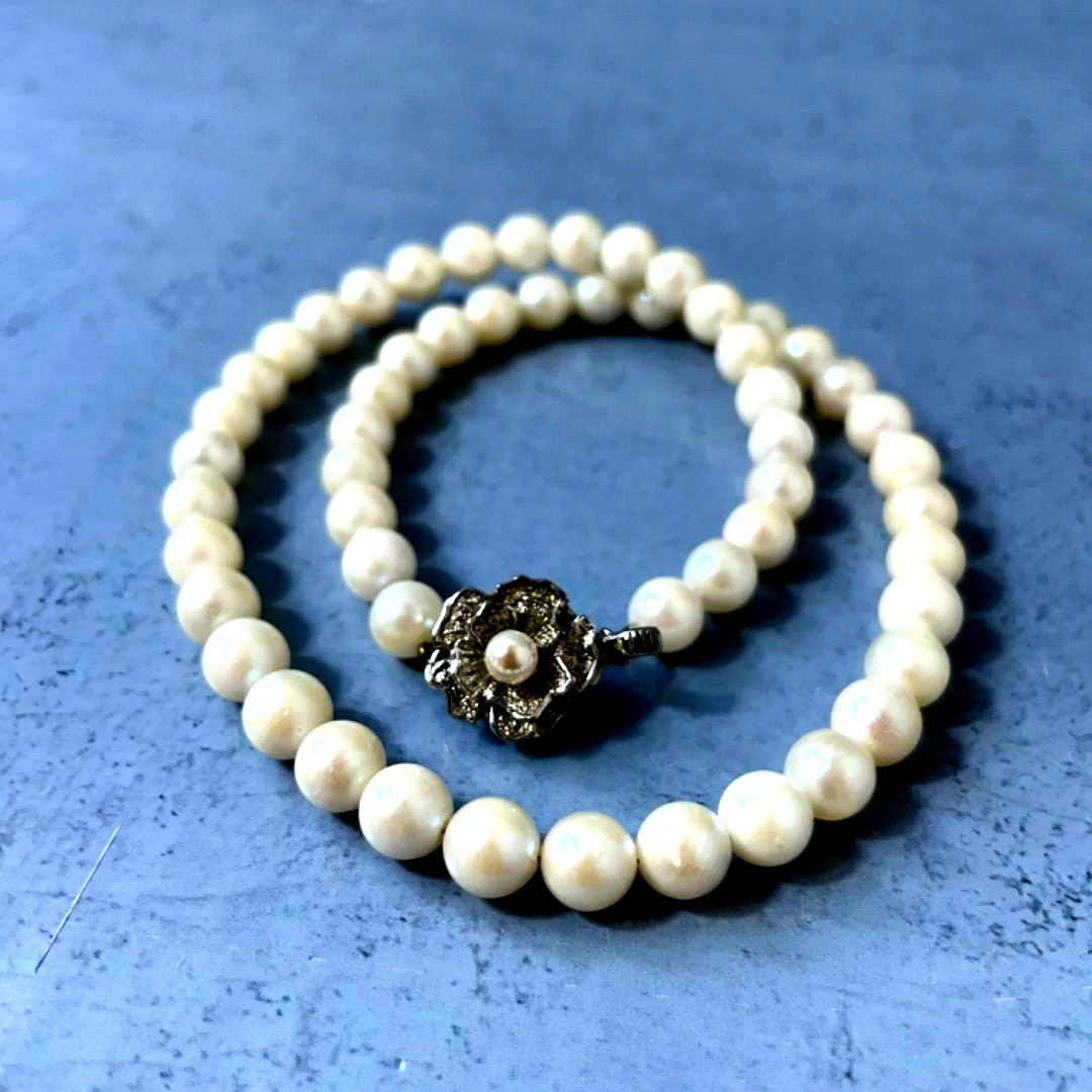 Honest Pearl Akoya pearl necklace with 6.5mm beads and silver clasp, 40cm length