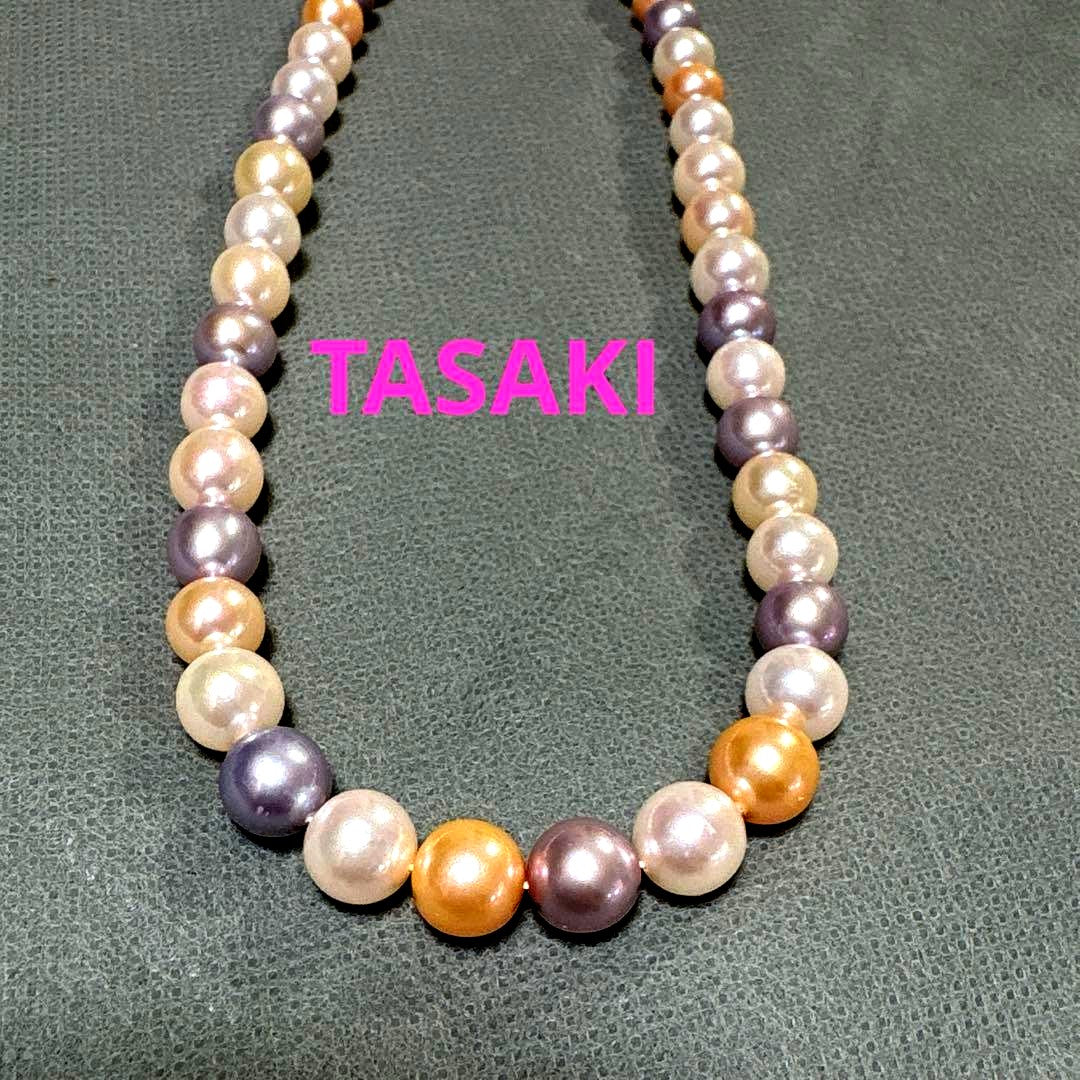 Tasaki multi-color pearl necklace with pearls in white, cream, beige, and purple gray, 42 cm length