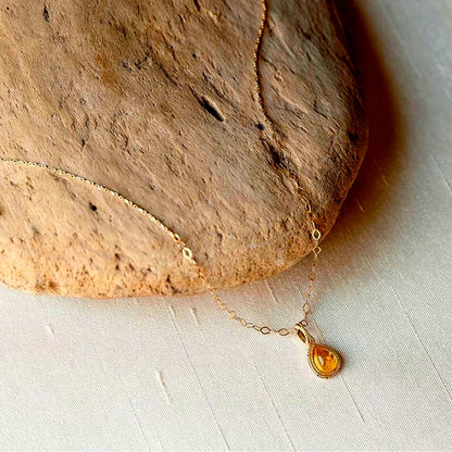agete K10 Amber Necklace with 40 cm chain featuring warm amber pendant