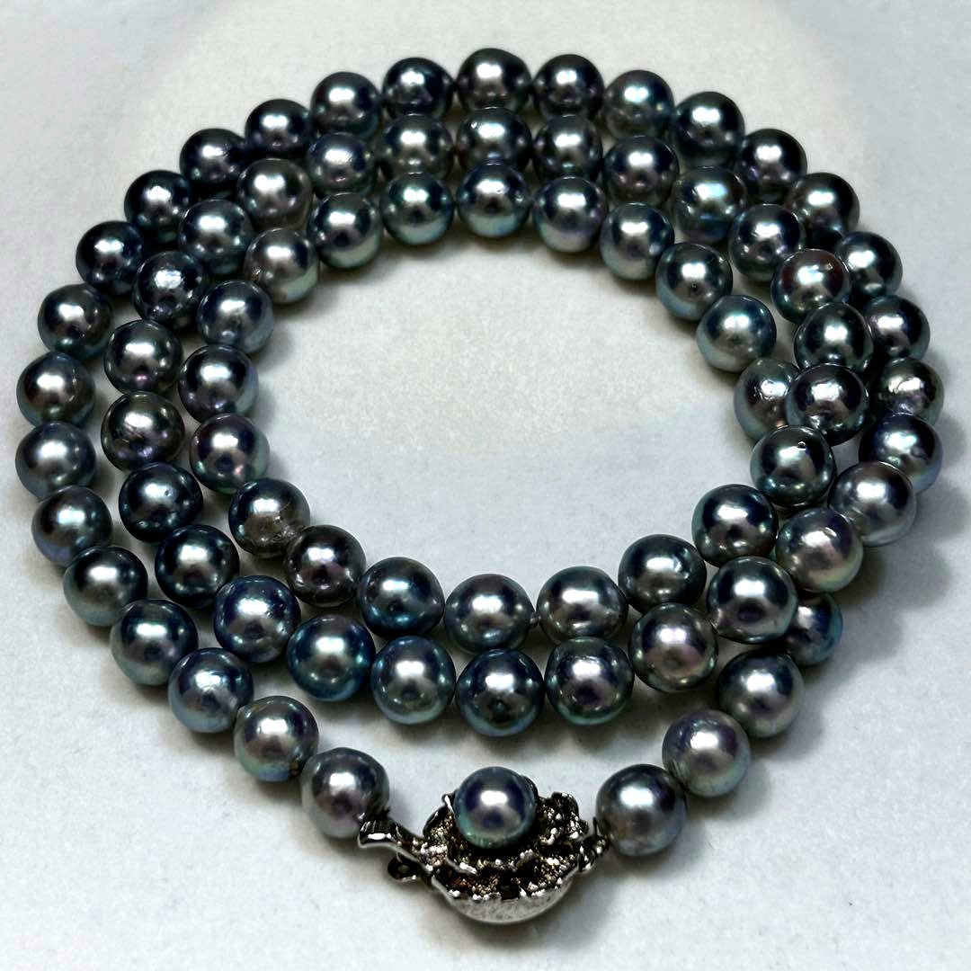 Snubbull semi-long necklace with 7.5-8.0 mm blue Akoya pearls on a 64 cm chain