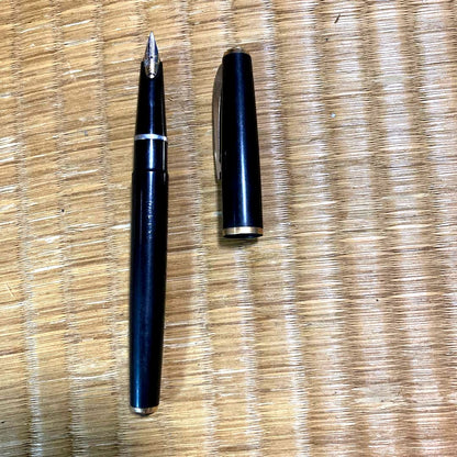 PILOT Fedora Nib fountain pen with black body and gold color decoration