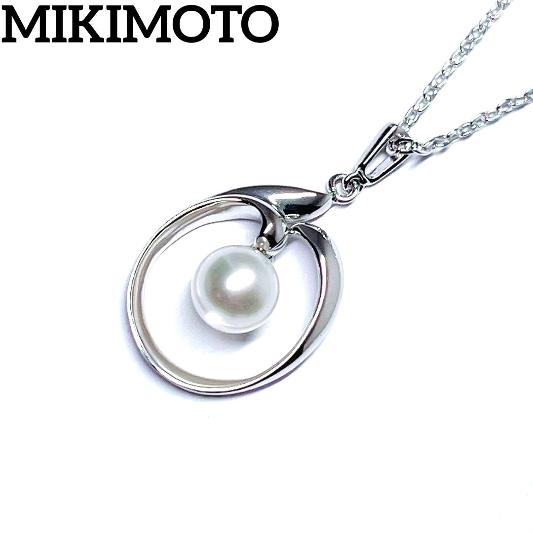 MIKIMOTO pearl necklace with 6.4mm pearls on silver chain, 40cm length