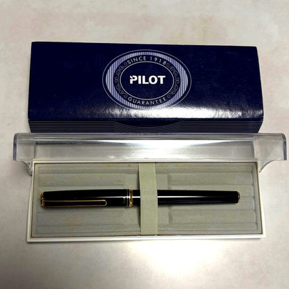 PILOT Fountain Pen Black with Gold Trim and 14K Gold Nib, unused, made in Japan