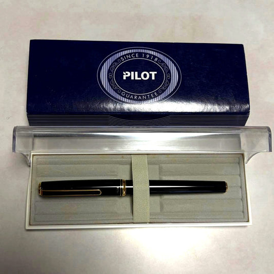 PILOT Fountain Pen Black with Gold Trim and 14K Gold Nib, unused, made in Japan