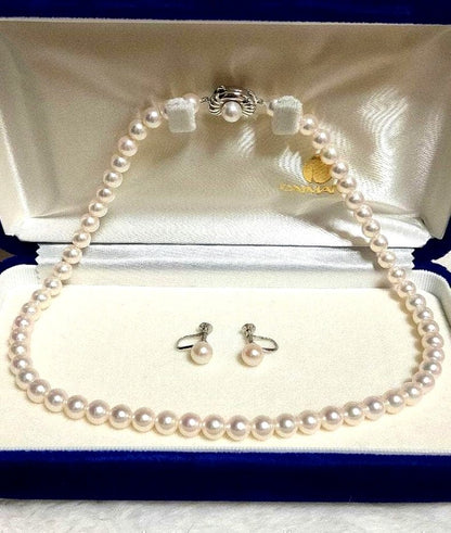 Kuro Nipple Piercing set with 44 cm necklace and 7.1 mm earrings displayed on white background