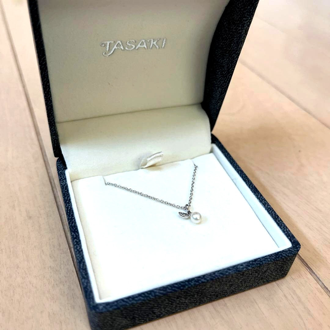 TASAKI Freshwater Pearl Necklace featuring silver chain, pearl and leaf motifs, new and unused