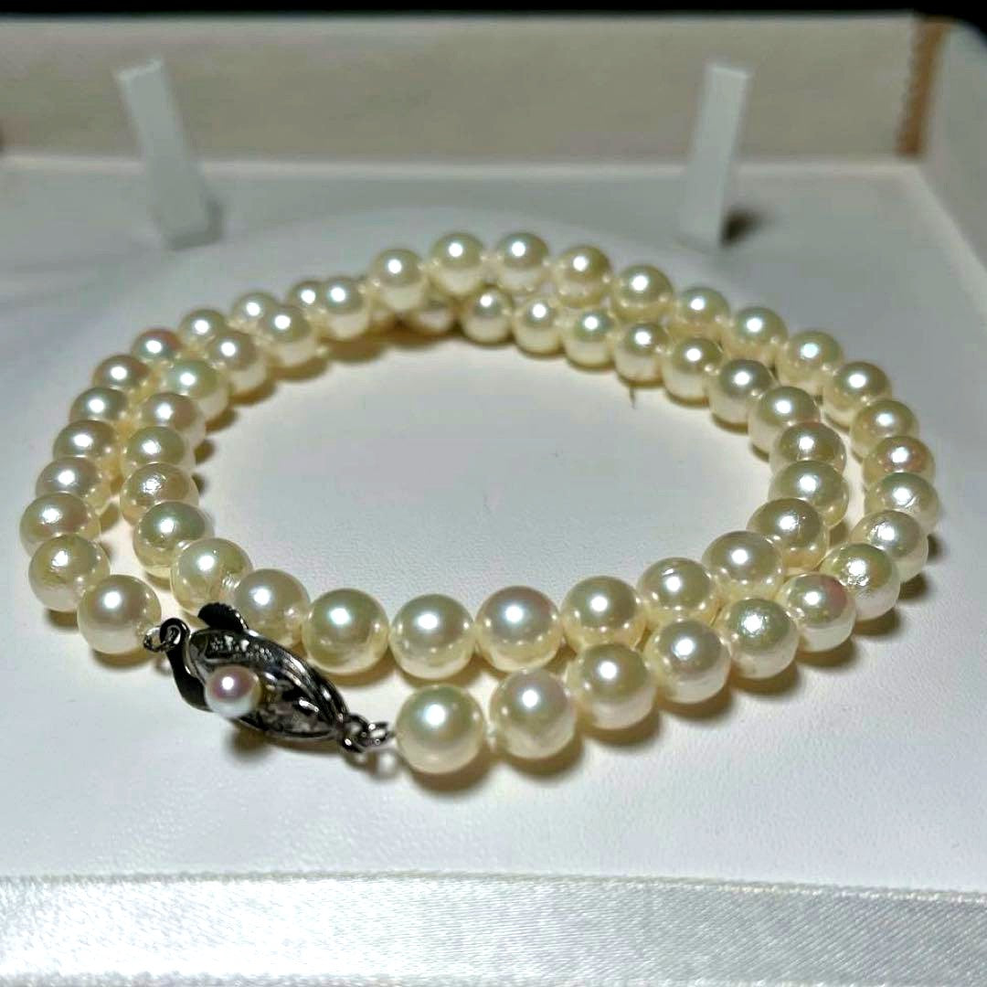 Akoya Pearl Hanadama grade necklace with round white pearls sized 6.6 to 7.0mm on a 41.5cm strand