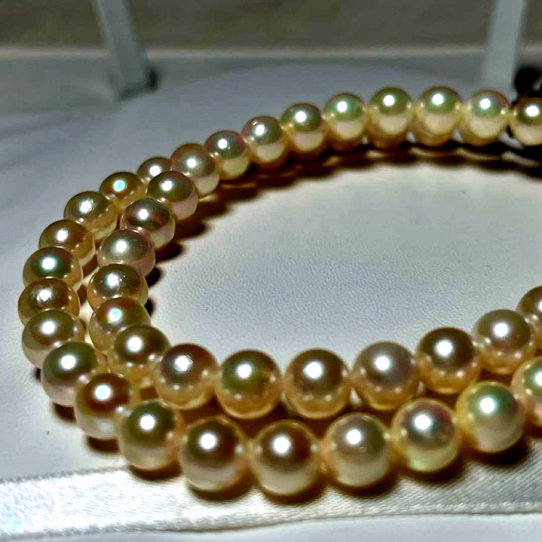 Akoya pearl necklace with 6.5-7mm round white pearls and silver clasp, 42.5 cm length