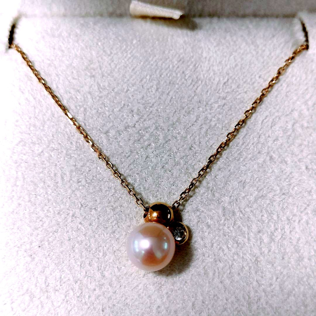 Mikimoto Perlezza necklace with 6mm Akoya pearls and diamonds on 18K yellow gold chain, 40 cm length