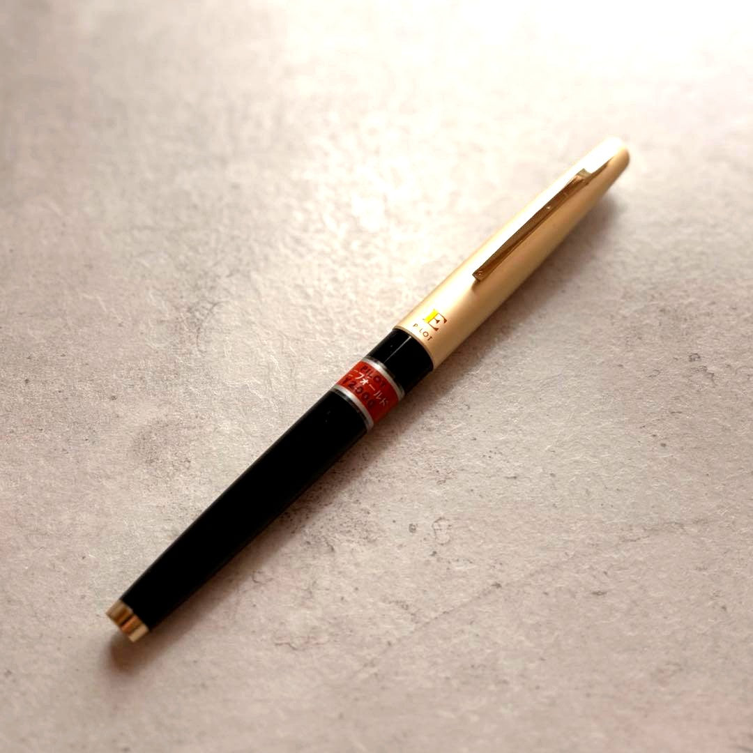 PILOT Super-200 vintage fountain pen with 14K manifold, classic design from Collection整理