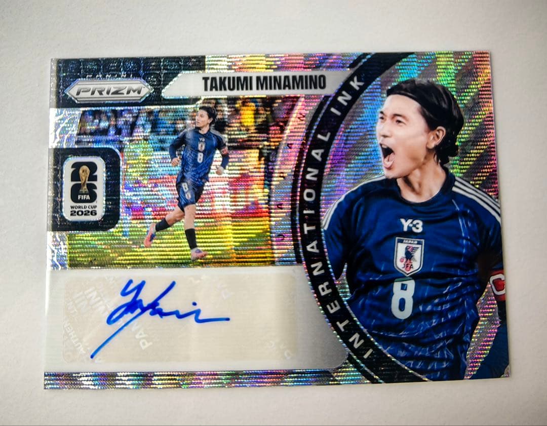 Takumi Minamino Autographed Card — Japanese