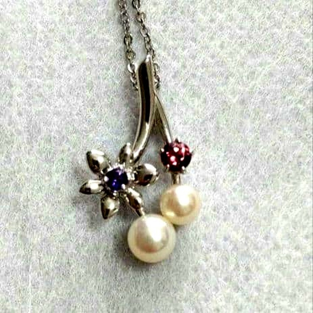 Tasaki pearl necklace with flower motif design made of Silver 925 featuring lustrous pearls