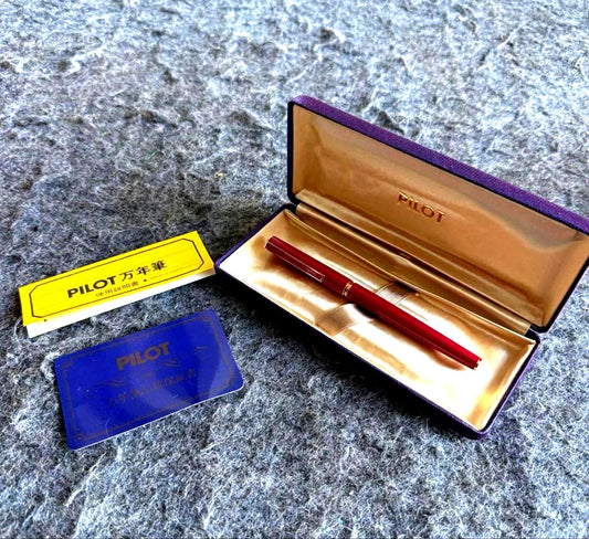 PILOT pen featuring a 14K gold nib with fountain pen and ballpoint pen functionality