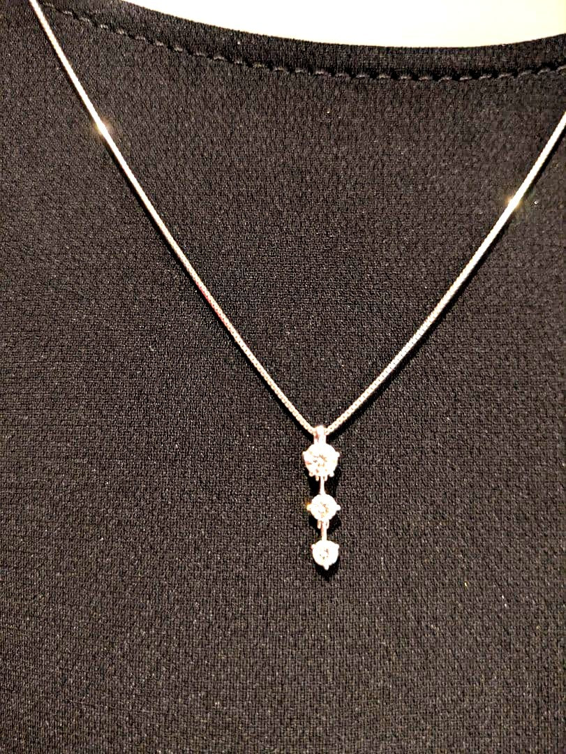 Beautiful TASAKI 3-Stone Diamond Necklace Trilogie 0.54ct in platinum with three round diamonds