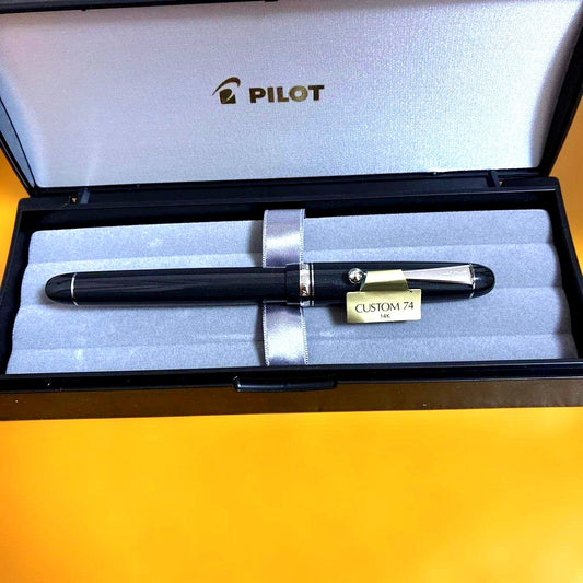 CUSTOM 74 pen type 14K size No. 5 with gray screw-in filling and cap style