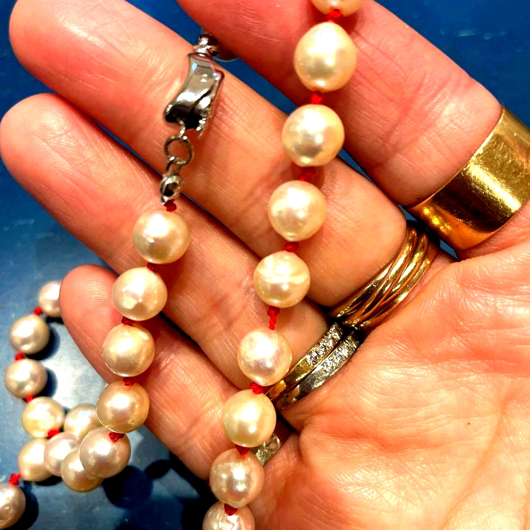 Red Akoya pearl baroque jewelry made in Japan featuring beautiful baroque-shaped pearls