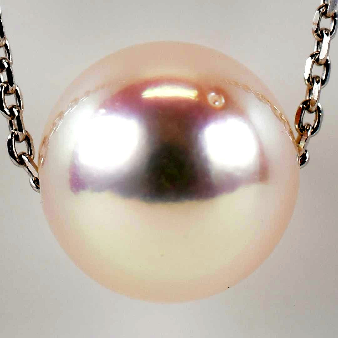 White gold necklace featuring a single 7.8mm Akoya pearl with a sliding adjuster on a 44cm chain