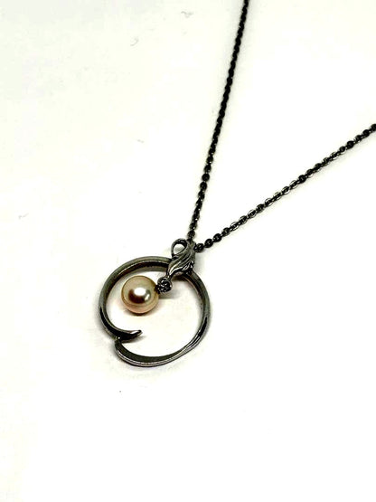 Mikimoto Akoya Pearl Pendant Necklace with 46cm chain and 2.7x2.0cm pearl pendant