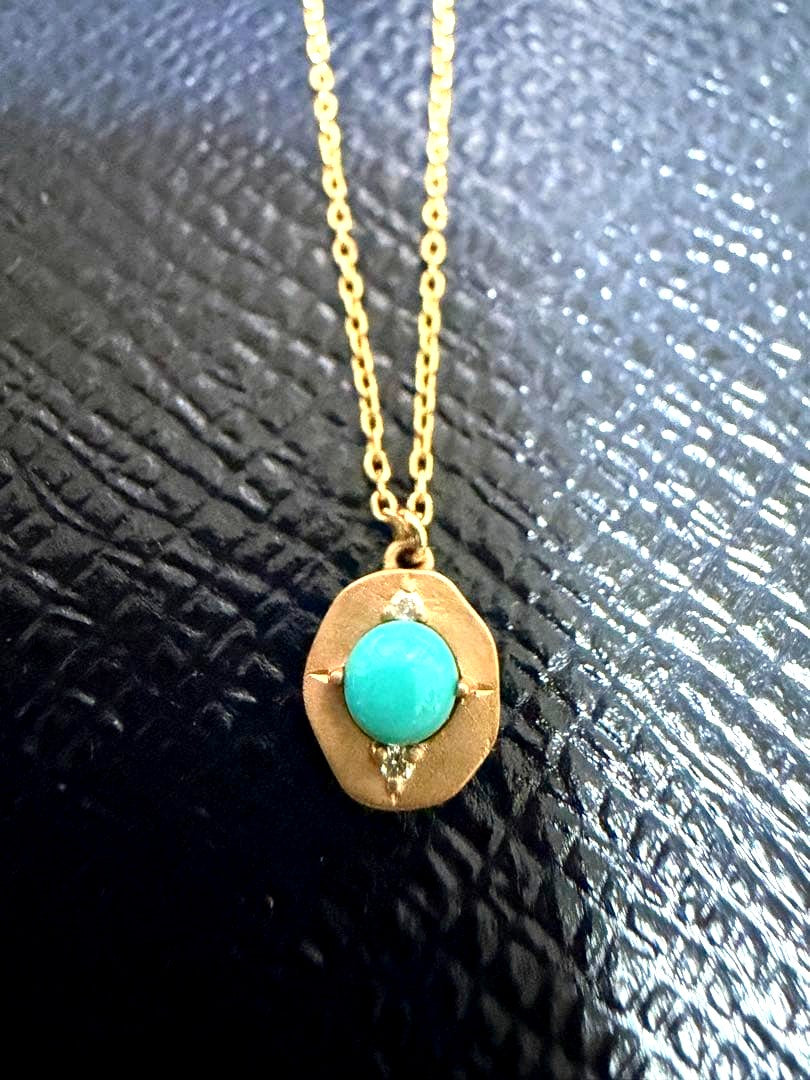 Agat turquoise necklace with K10 gold matte finish, 40cm length, delicate head design