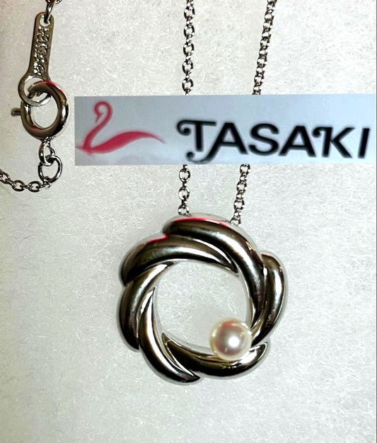TASAKI Flora Pearl Necklace Pendant featuring a 4mm freshwater pearl and adjustable 38-41cm chain with removable top