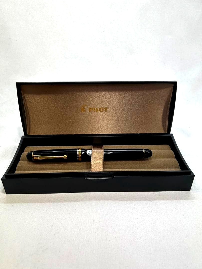 PILOT Black Fountain Pen with 14K gold decoration shown with black resin body and included case