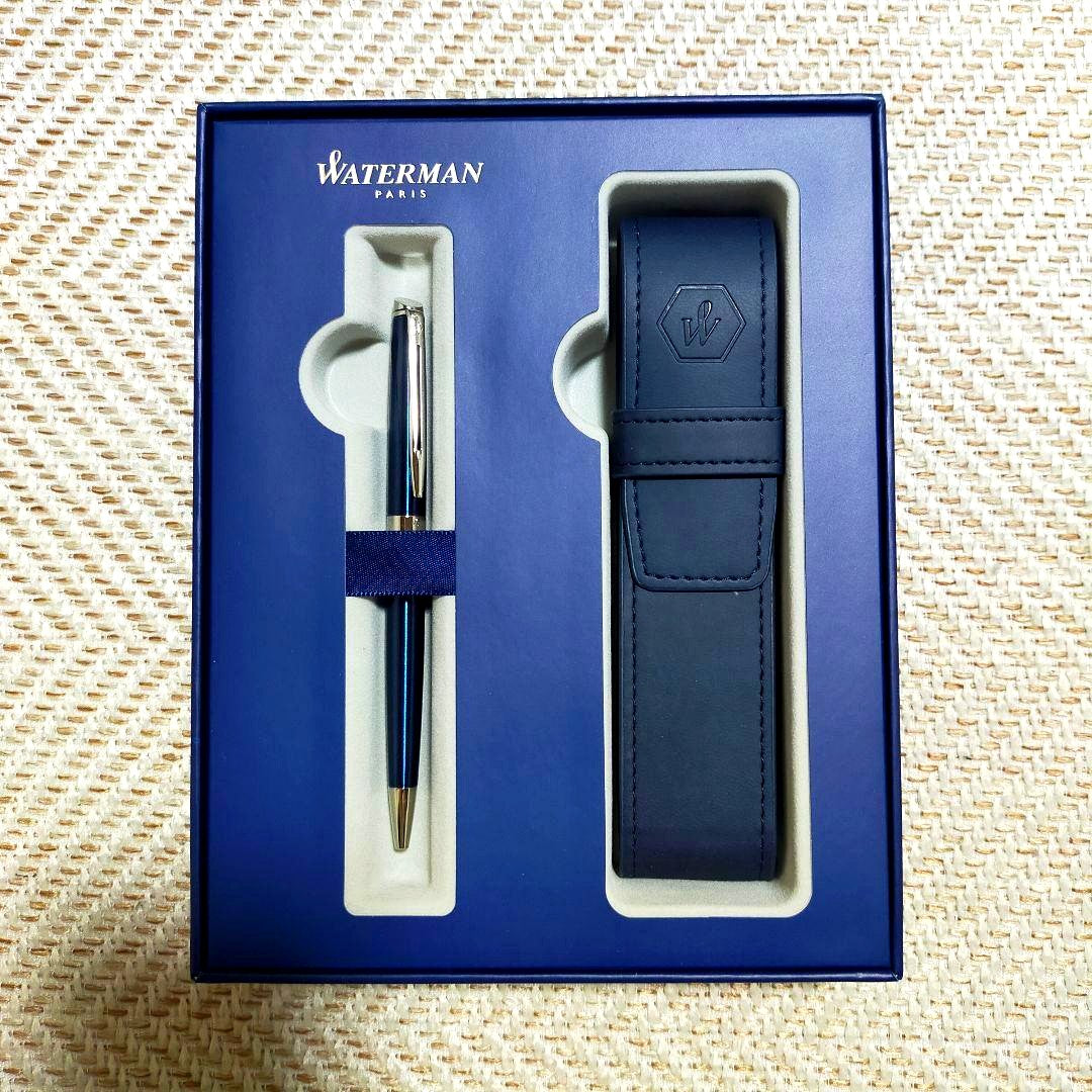 WATERMAN Metropolitan ES Metallic Blue ballpoint pen with chrome trim shown on white background