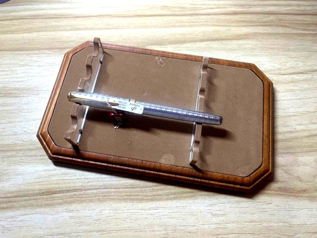 PILOT Parker fountain pen with transparent barrel, showing metal parts and original packaging