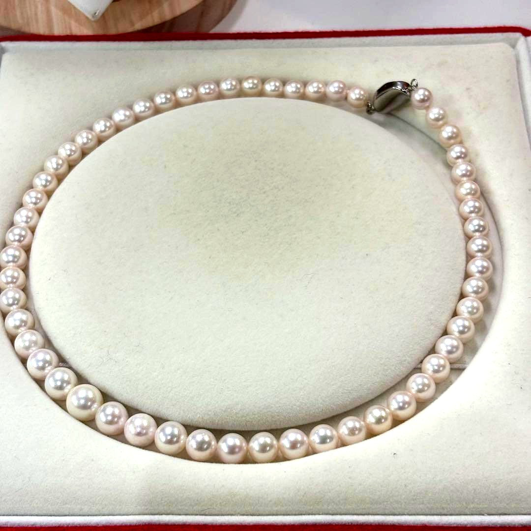 Akoya pearl necklace 44cm with 6.9-9.5mm gradient pearls from Ise-Shima Ago Bay displayed on a white background
