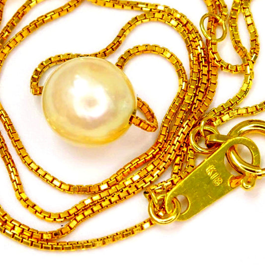 18K gold Akoya pearl pendant necklace with genuine pearl on a delicate gold chain