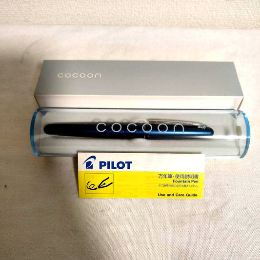 Green 8321 PILOT COCOON Fountain Pen in blue with instruction manual and transparent case