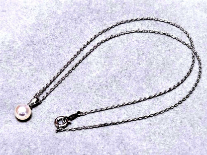 Mikimoto Akoya Pearl Necklace 43623 featuring silver chain and luminous Akoya pearl pendant about 40 cm long