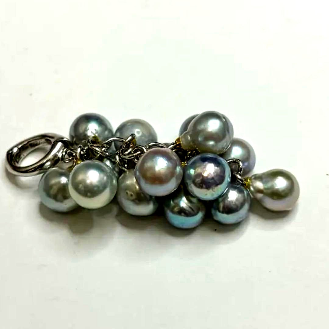 Pure Pearl Akoya pearl pendant top with grape motif in silver, measuring approximately 5 cm long and weighing 7.5 g