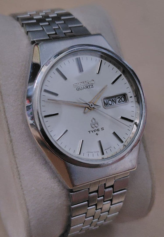 SEIKO 7546 Quartz Men's Watch — Japanese