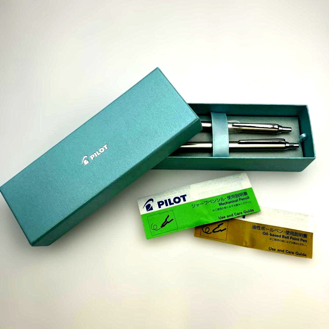 Pilot silver ballpoint pen and mechanical pencil 2-piece set with case and instruction manual