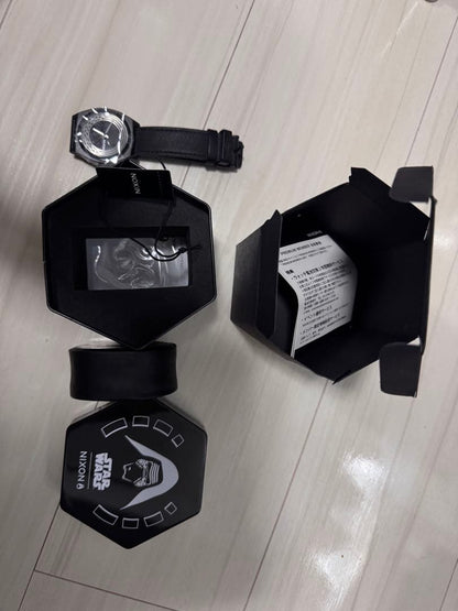 NIXON スターウォーズコラボモデル Quartz Men's Watch — Japanese