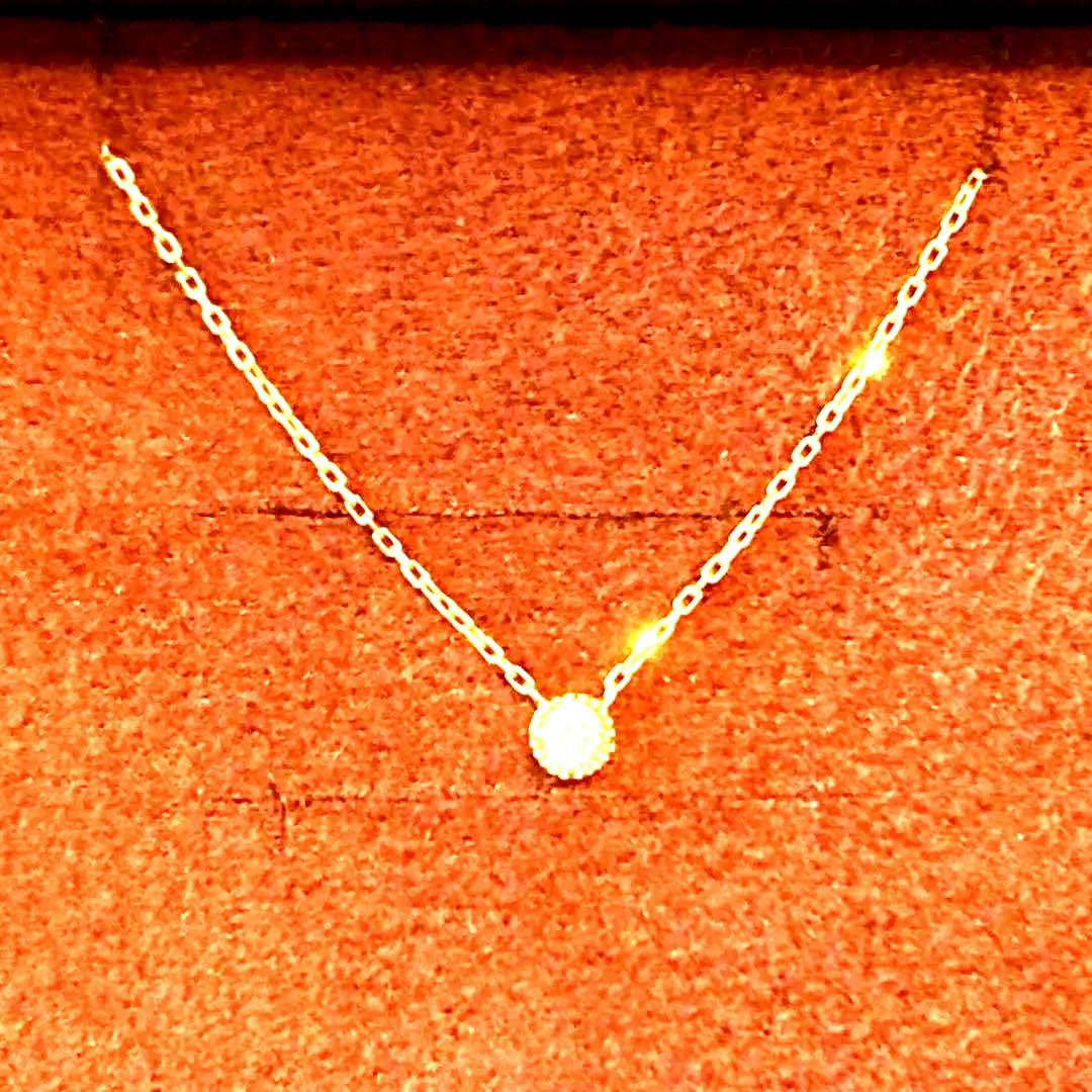 Law necklace in K18 yellow gold with 0.07 carat diamond pendant and adjustable 40 cm chain