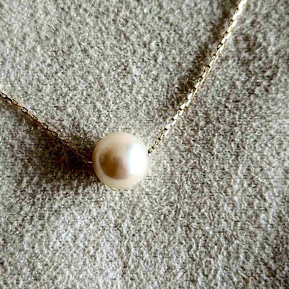 Akoya Pearl Blue Bloom necklace with 0.7–0.75 cm pearls and K10 yellow gold chain