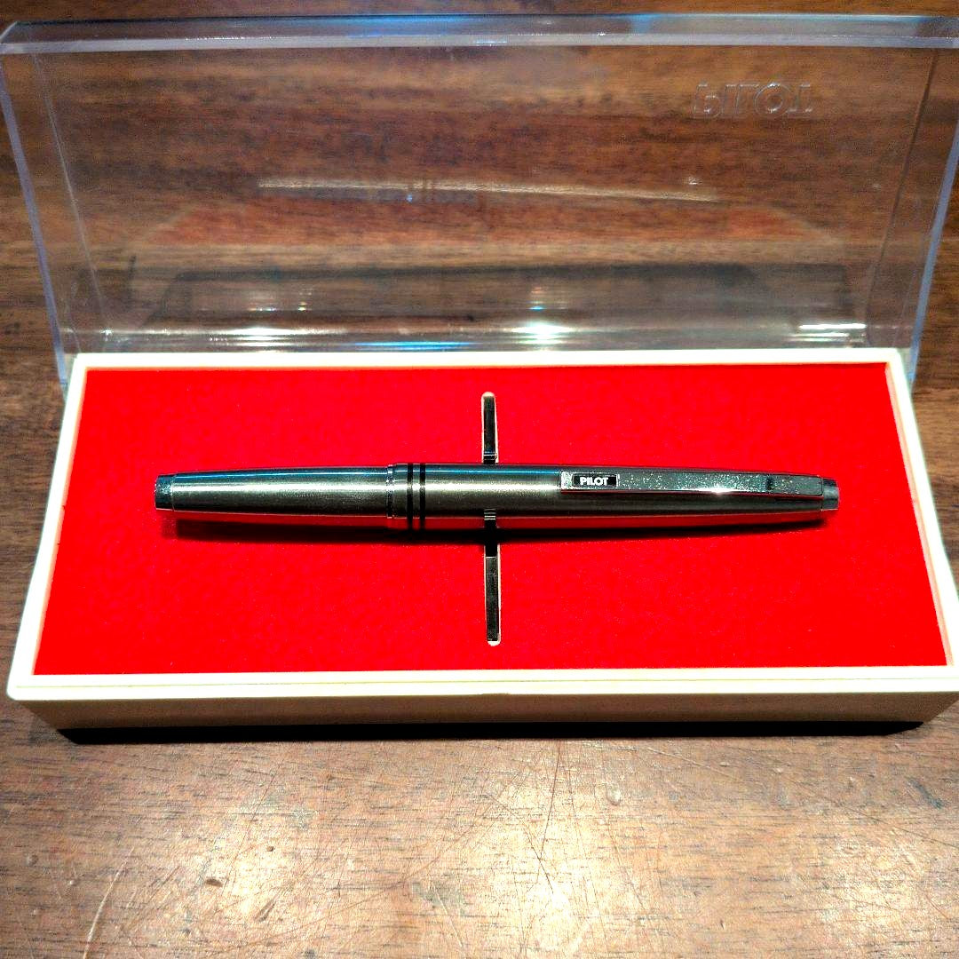 Pilot Volex Fountain Pen with fine stainless steel tip in original case, manufactured January 1979