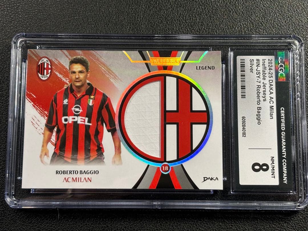 CGC8 NM/Mint以下 Roberto Baggio /50 AC Milan Jersey Card — Japanese