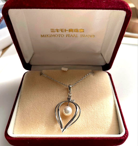 MIKIMOTO PEARL ISLAND Necklace #3b with 40 cm length displayed on a white background