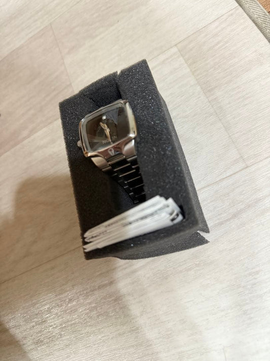 NIXON Analog Men's Watch — Japanese